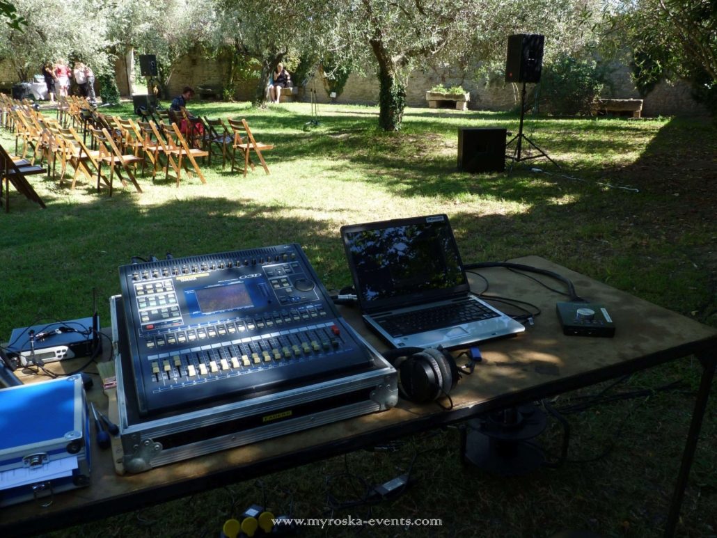 Officiant de cérémonie laïque, maître de cérémonie ou célébrant de cérémonie-officiant-ceremonie-montpellier